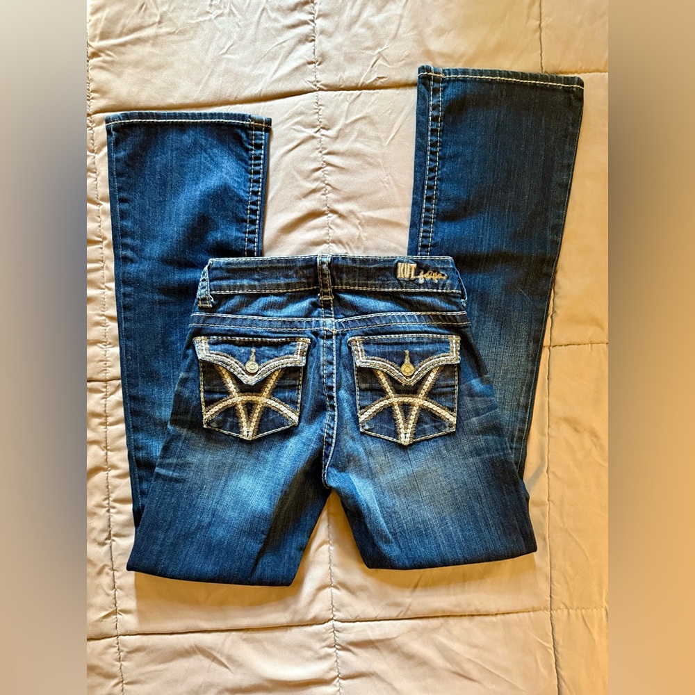 Kut from the Kloth junior women jeans with stylish detail!  Sexy! Size 0 EUC